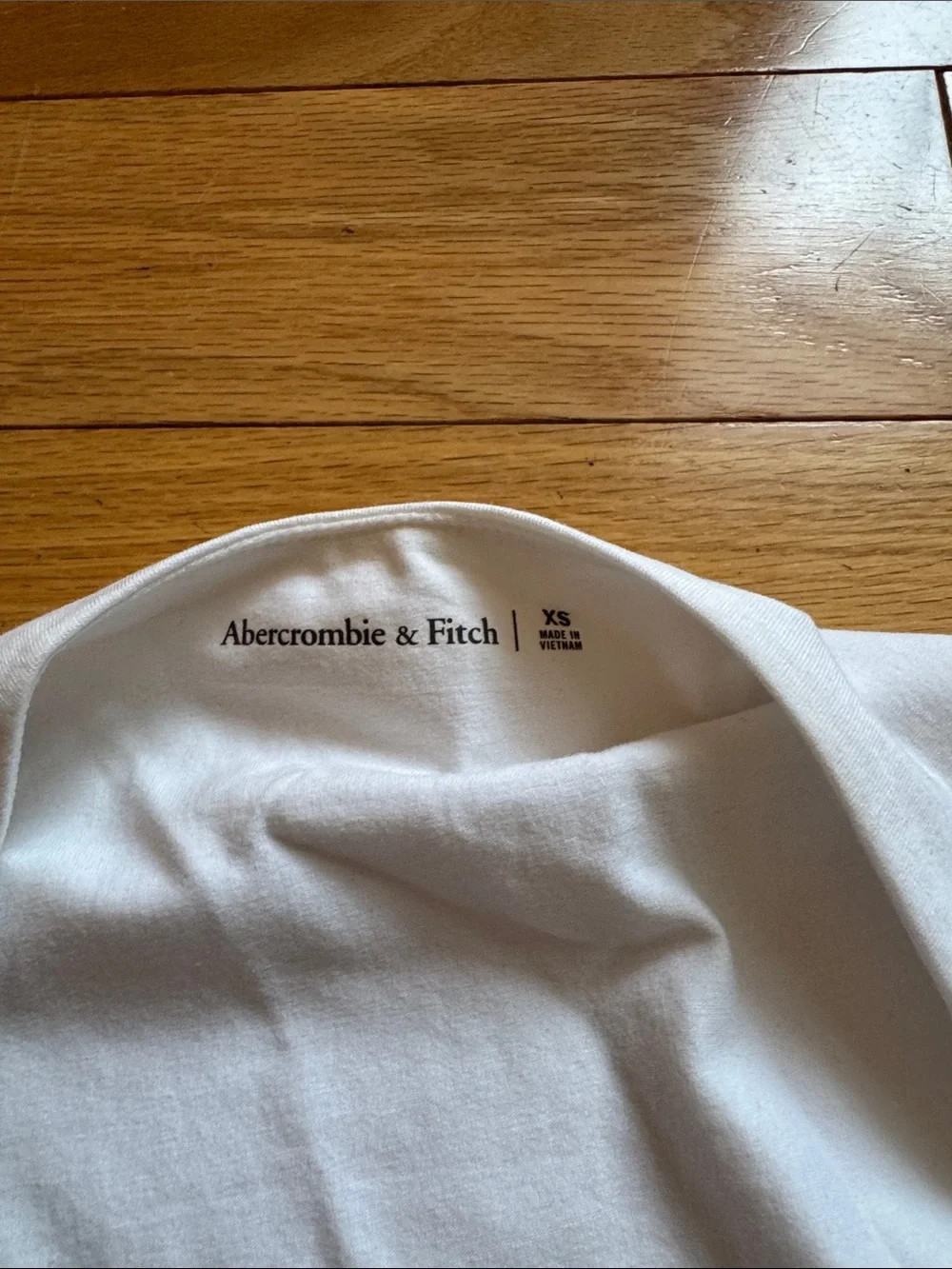 Abercrombie & Fitch Ava Tops Bundle black and white never worn XS - Picture 3 of 4